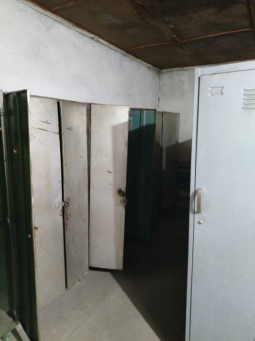 Продаем шкафы для раздевалок бу разные