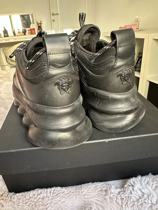 versace chain reaction