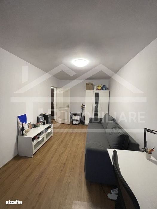Garsoniera, 25 mp, decomandata, Zona Shopping City