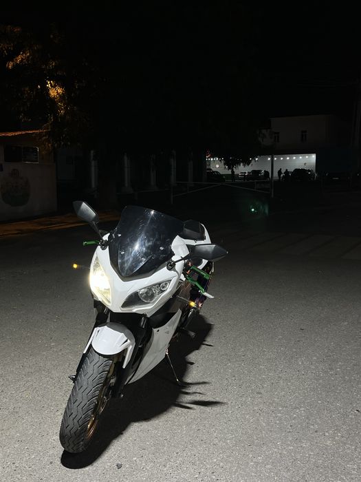 Мотоцикл Racer 200cc
