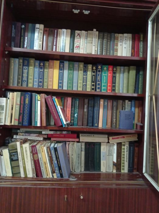 продаются книги библиотека