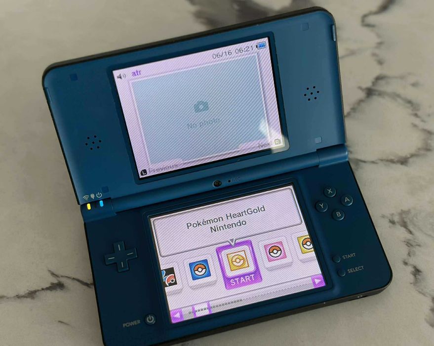 Перфектно Nintendo DSi XL - Blue + 134 игри Нинтендо Pokemon