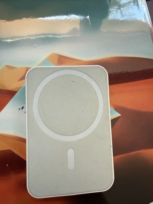 Mag safe power bank fast charging
