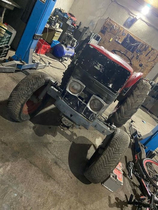 Vand tractor sau schimb cu unu mai mic