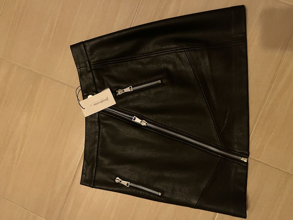 Кожена пола на Stradivarius