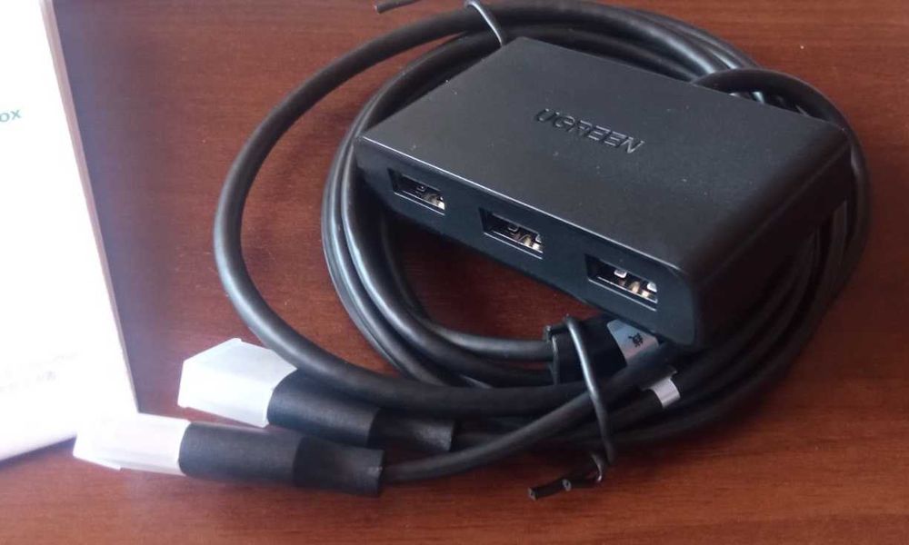 UGREEN USB 2.0 Sharing Switch Box 2 in/3 out CM409