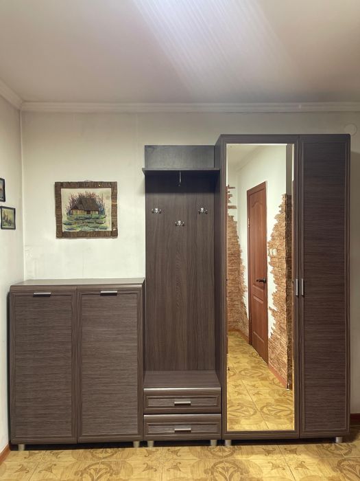 Прихожая (шкаф + тумба + вешалка с зеркалом), комплект