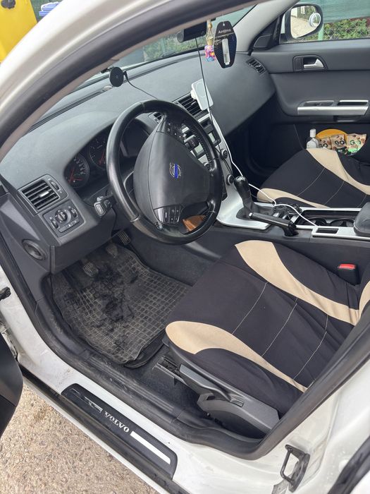 Vînd volvo V50  D2