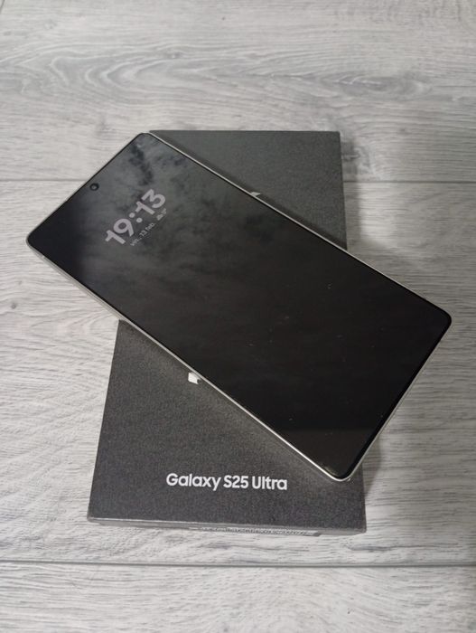 Samsung Galaxy S25 Ultra 256GB / 12 GB RAM Impecabil 10/10
