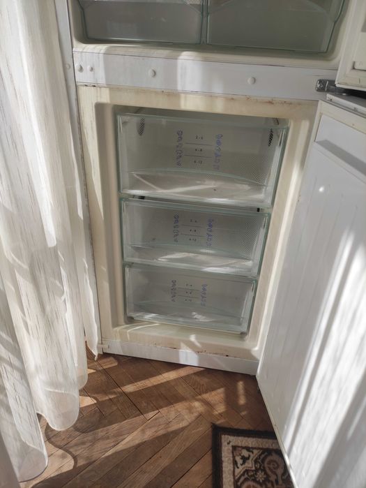 Хладилник Либхер работещ за части