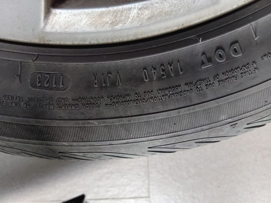 Vând 4 anvelope vara 225/50/R17