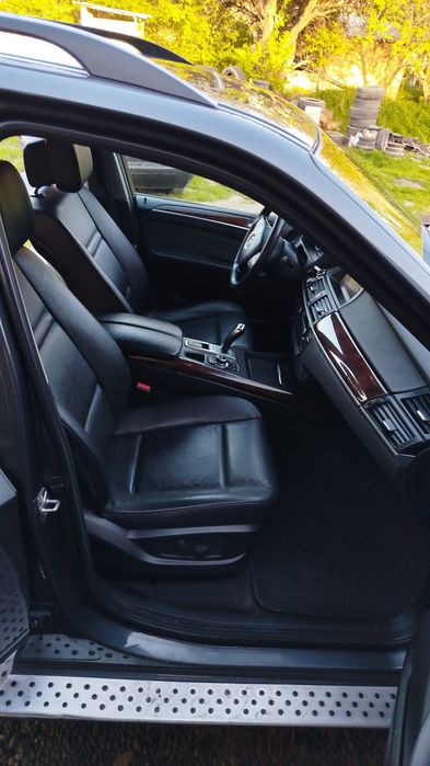 Продам БМВ е 70  2012 года