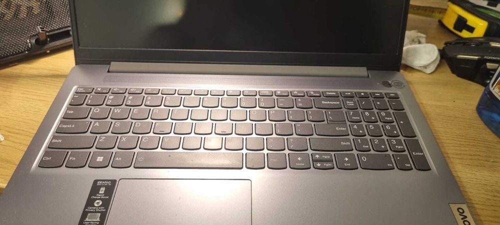 Laptop LENOVO idea pad 3