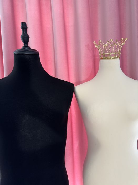 Inchiriez masuta gatit mireasa si manechini mire / mireasa