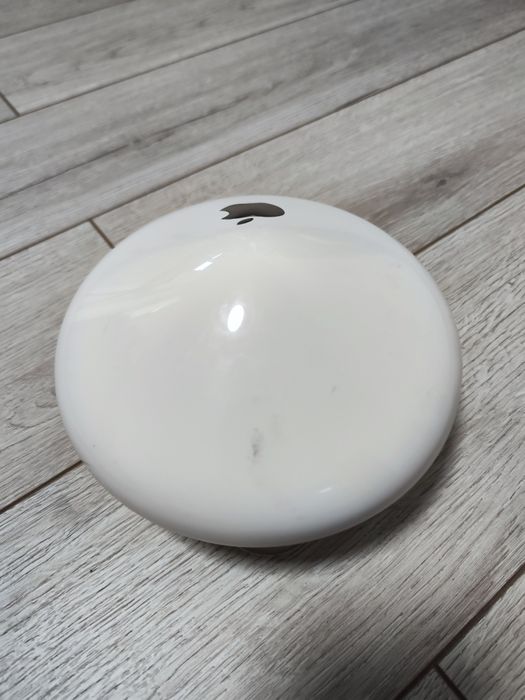 Apple AirPort Extreme A1034 – Router UFO Retro Apple (Colectie Vintage