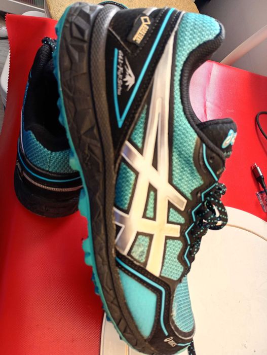 Туристически Asics