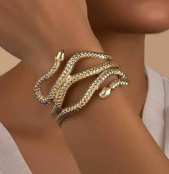 Гривна змия в златист цвят