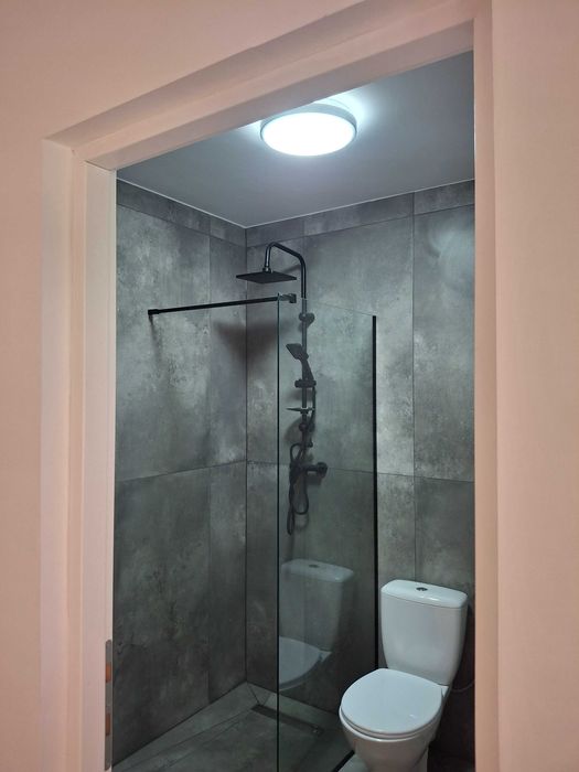 Vand apartament una cameră, direct proprietar, fara comision, situat in Arad, ultracentral, Piata Reconcilierii, parter, pret 51.900 euro negociabil