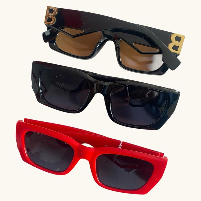 Слънчеви очила на едро! 2 € за брой!Кутия 10 бр-15 €!