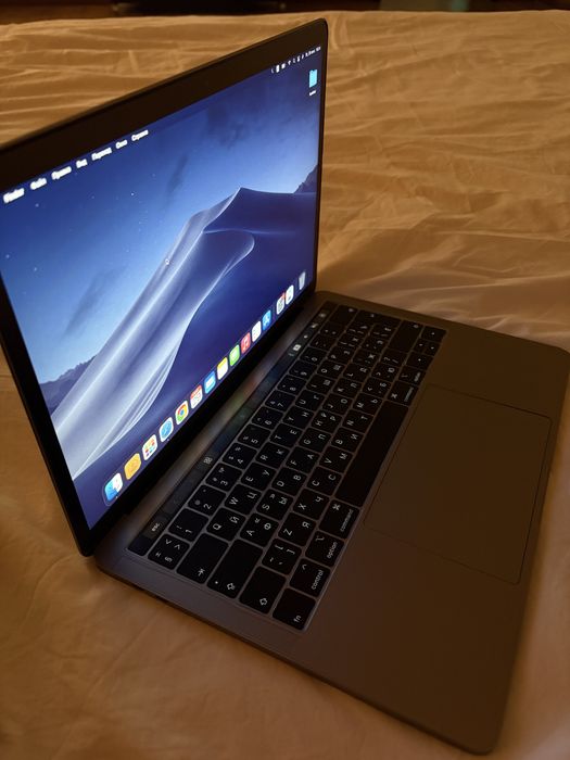MacBook pro 13 , 2019 Touch bar