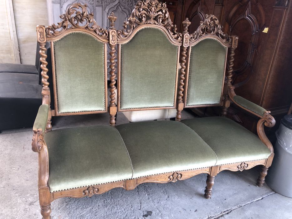 Sofă veche de colecție