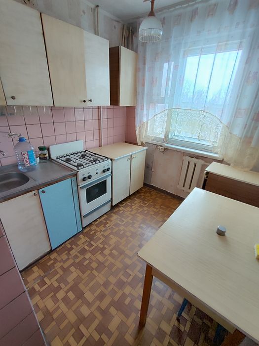 Продается  3-комн (5-18, 4 эт)