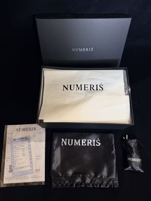 Adidas Numeris 43,42