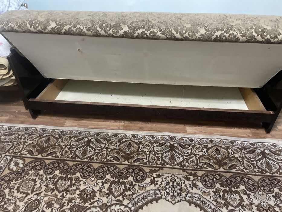 Диван книжка для гостинной