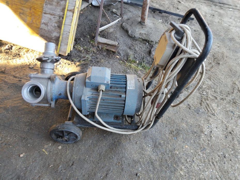 Motopompa electrică