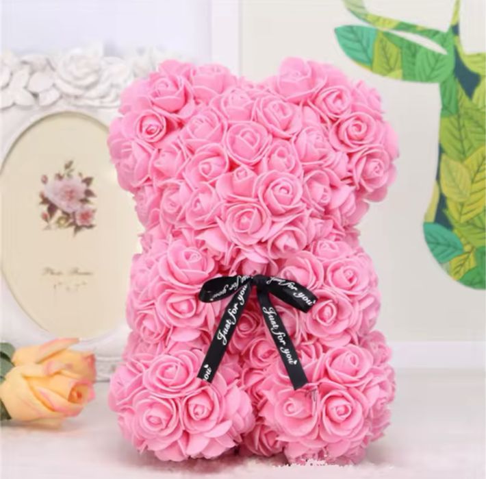 Ursulet din Trandafirii artificiali - Cadou romantic perfect