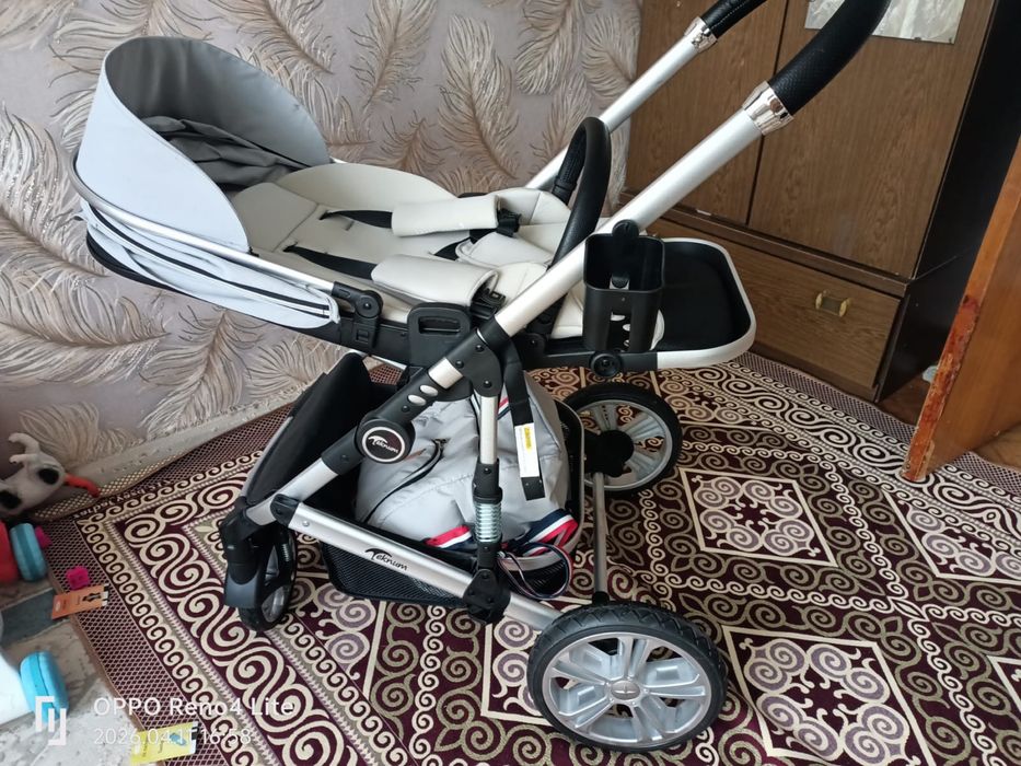 Коляска детская новая