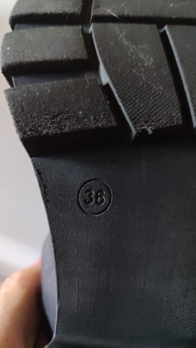 Продам кожаные лоферы 36 р