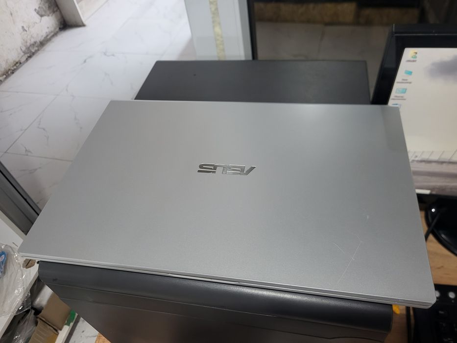 Ноутбук асус core i 3 10th  ssd 512