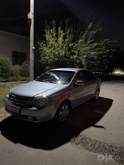 Ласетти 1.8 сотилади