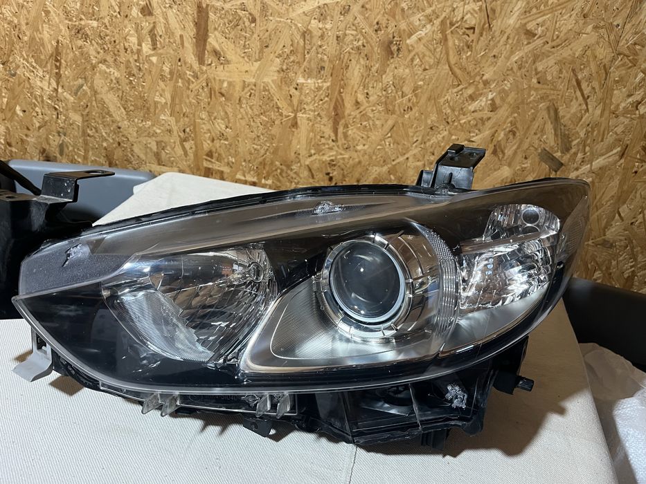 Far stanga Mazda 6-2014