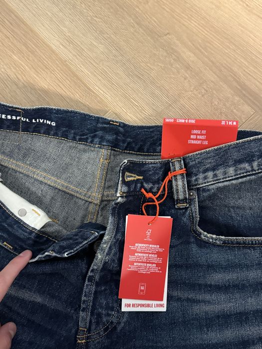 Blugi Diesel largi noi cu eticheta