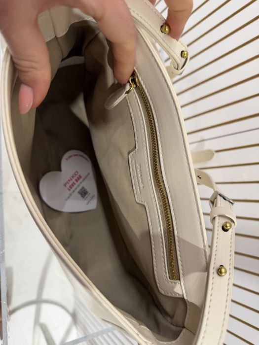 Нова дамска чанта Pinko