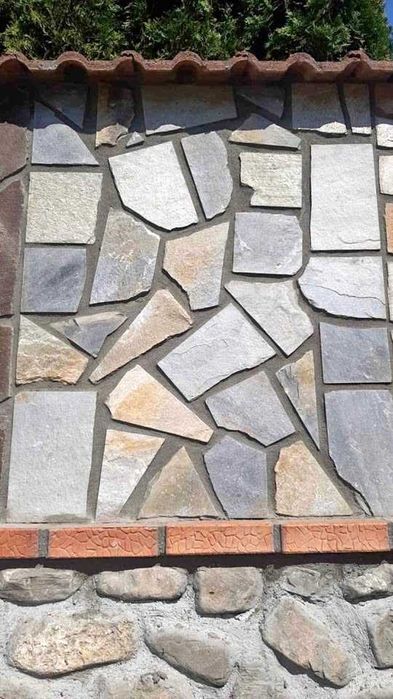 piatra naturala de munte si montaj