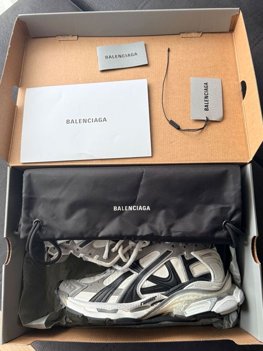 Balenciaga runner