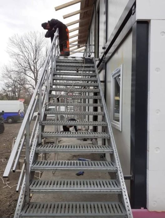 Scari de exterior galvanizate industriale