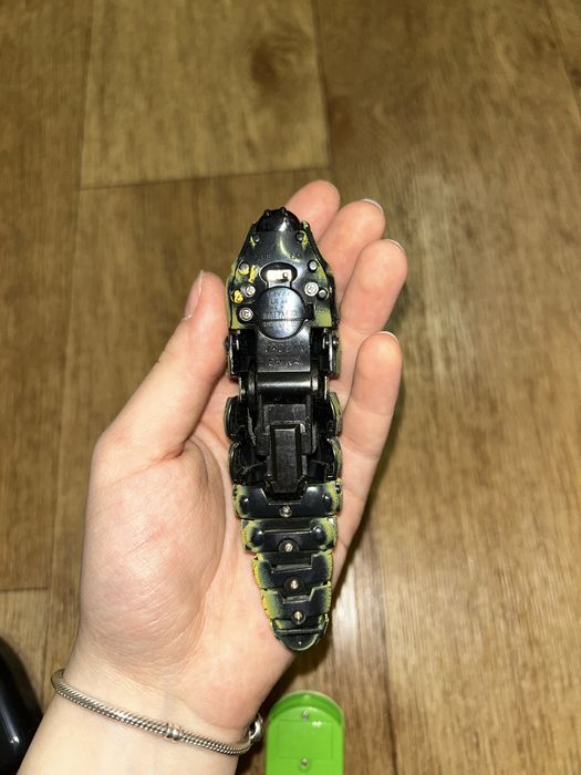 Игрушечная гусеница