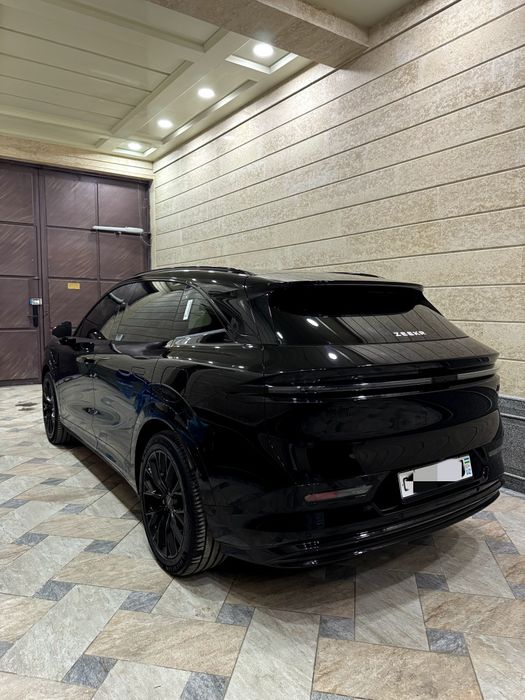 Zeekr 7x 605 km Kraska Toza