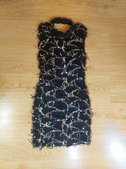 Вечерна рокля...