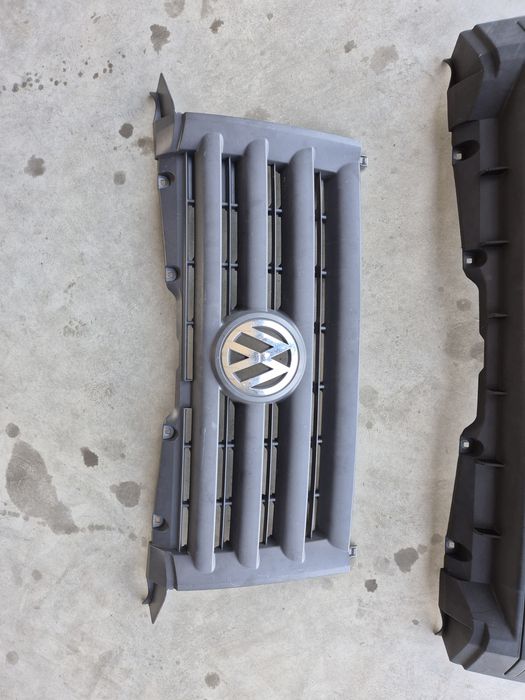 Grila radiator vw crafter 2.5tdi 2006-2011 nonfacelift cod 9068800085
