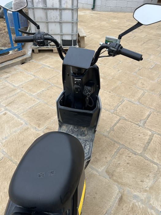 Электренный мопед