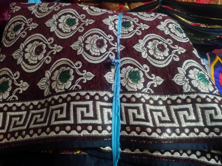 Ko'rpa to'shak sotiladi yangi