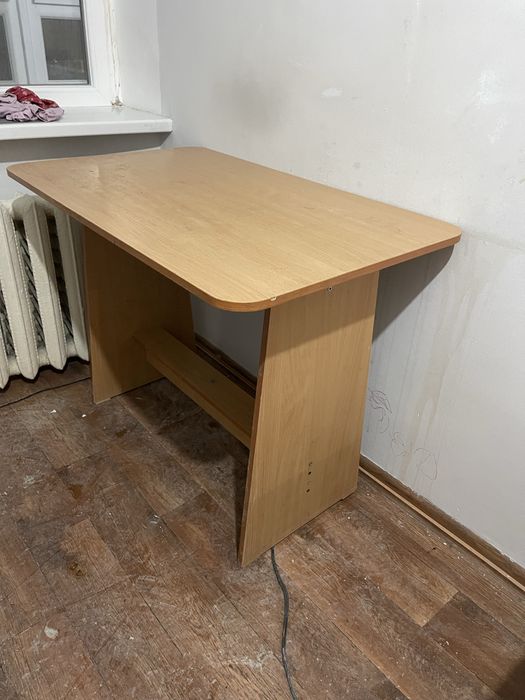Продам стол кухонный б/у
