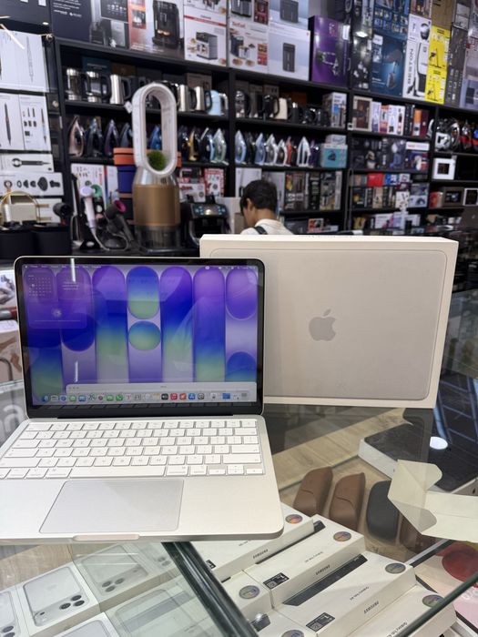 MacBook Neo 13” 8/256GB — Ideal holatda