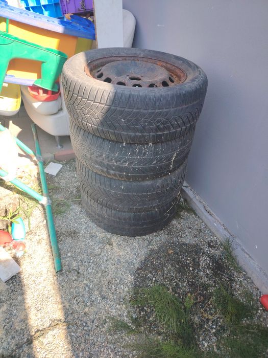 Vand urgent  cauciucuri