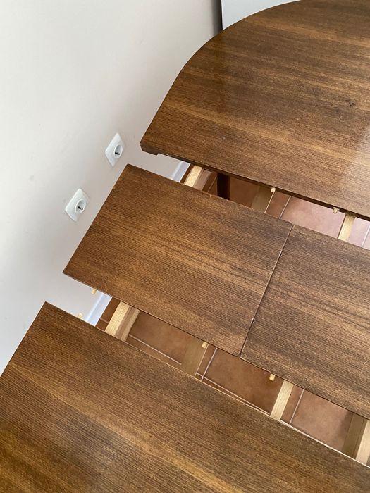 Трапезна маса от масивно дърво, разтегателна